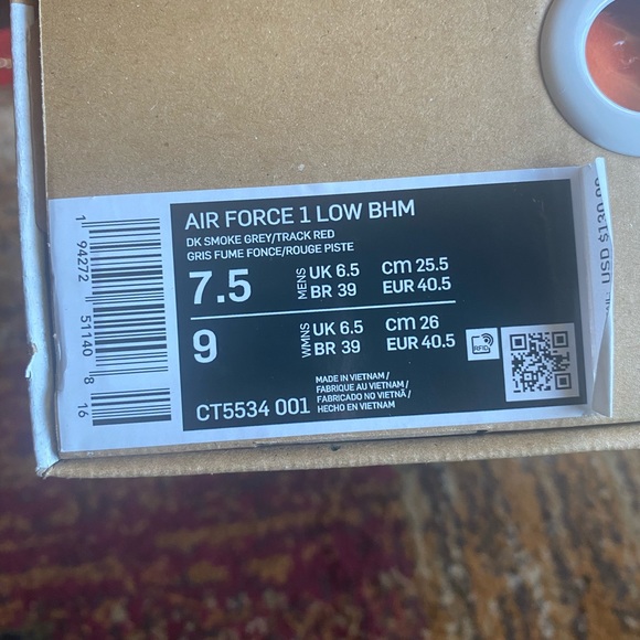 BHM Nike - Picture 1 of 6